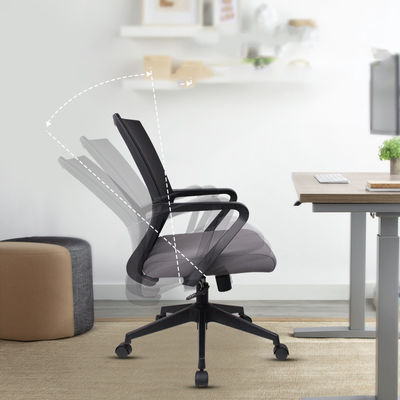 Silla de oficina de malla moderna y asequible con diseño de retroceso simple silla de elevación ergonómica