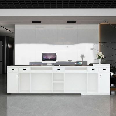 Recepción elegante y práctica para empresas Simplicidad estilística en su mejor momento