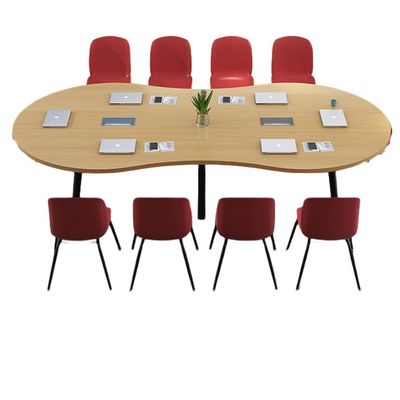 Moderno conjunto de mesa y silla de formación para negociaciones productivas en salas de conferencias