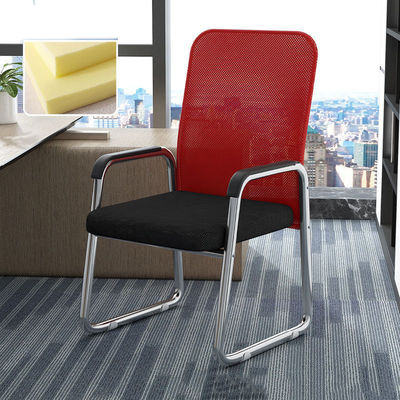 Silla de computadora de oficina con estilo para comodidades sedentarias y maletas fijas
