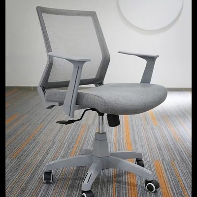 Silla giratoria de oficina con malla ergonómica de diseño moderno para la comodidad y durabilidad del personal