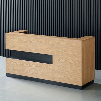 Mesa de recepción de la esquina de madera maciza para la tienda de ropa del hotel y la mesa de recepción de la empresa