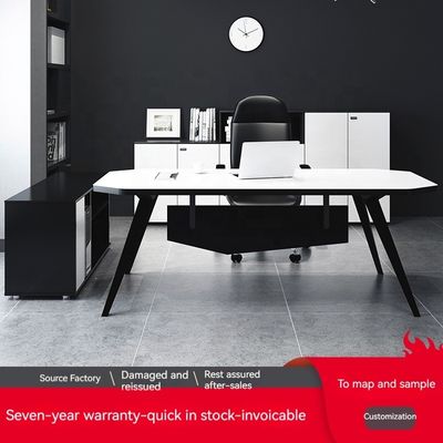 Escritorio moderno para una sola persona Escritorio y silla Muebles elegantes para el espacio de trabajo del gerente