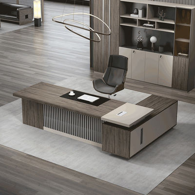 Muebles de oficina extensibles Diseño ejecutivo Mesa de oficina de madera para jefe CEO y gerente