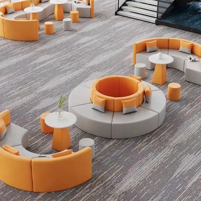 Muebles de oficina área de descanso simple moderna recepción sofá y mesa de café en forma de S