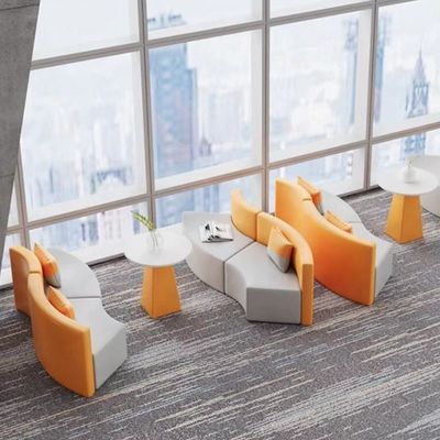 Muebles de oficina área de descanso simple moderna recepción sofá y mesa de café en forma de S