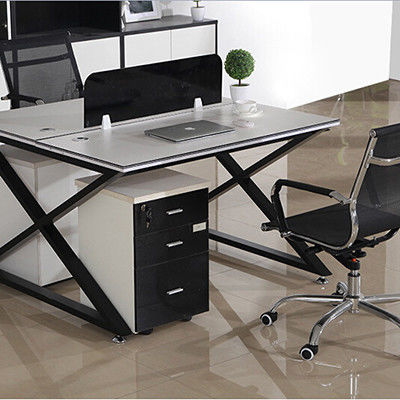 Muebles de oficina de combinación de 4 personas y 6 personas para espacios de trabajo modernos colaborativos