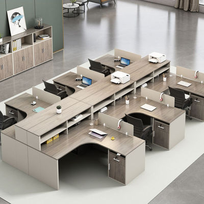 Sistema de escritorio modular para 4 personas Muebles de oficina personalizables en diseño moderno