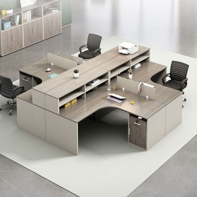 Sistema de escritorio modular para 4 personas Muebles de oficina personalizables en diseño moderno