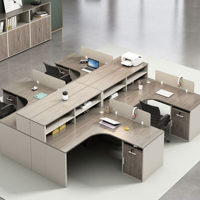 Sistema de escritorio modular para 4 personas Muebles de oficina personalizables en diseño moderno