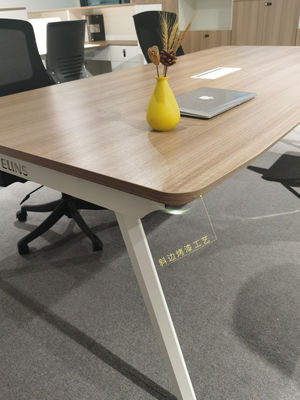 Tamaño personalizado Rectángulo Piernas de metal Mesa de reuniones Mesa de juntas Mesa de conferencia moderna