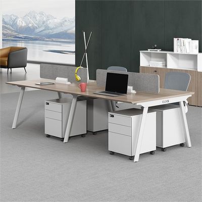 Muebles de oficina modernos Panel de MDF Mesa y sillas de oficina para el escritorio del personal