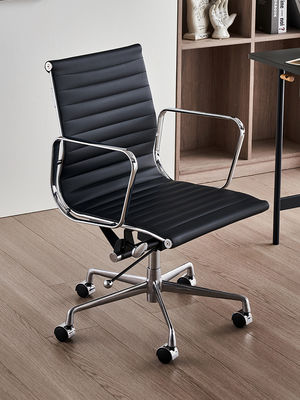 Silla de oficina ejecutiva ajustable en altura con ruedas giratorias y cuero sintético PU