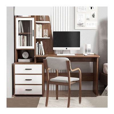 Mesa de computadora minimalista con estantería y cajón