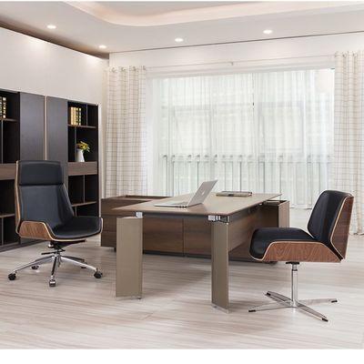 Silla de oficina con funcionamiento giratorio