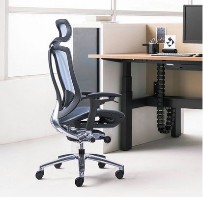 Silla de oficina ergonómica de espalda de malla con marco de aluminio y asiento cómodo