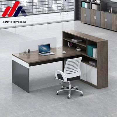 Estación de trabajo de oficina de estilo moderno con diseño modular abierto y material MFC