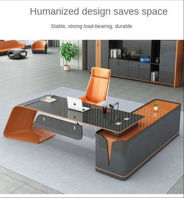 Crear un espacio de trabajo profesional con pintura de hornear escritorio ejecutivo en forma de L